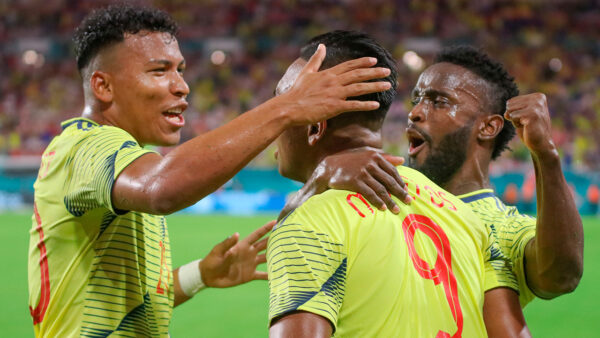 COLOMBIA CELEBRA VS PERU