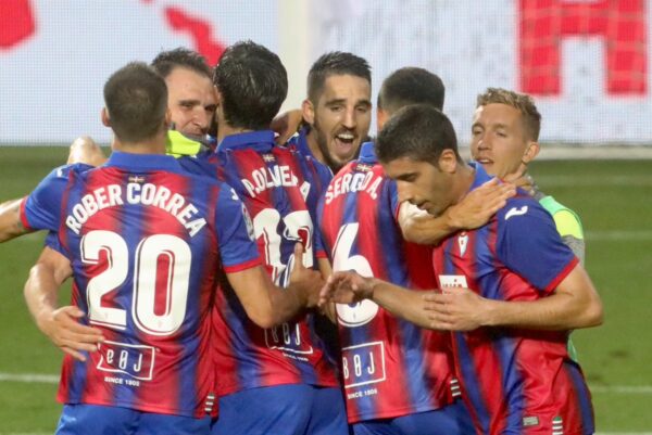 EIBAR CELEBRA GOL