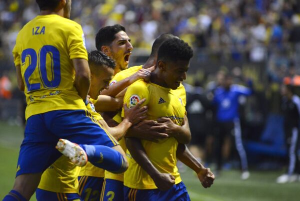 CADIZ CELEBRA ASCENSO