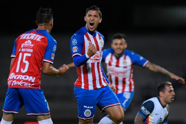 CHIVAS CELEBRA GOL AMERICA CLASICO NACIONAL