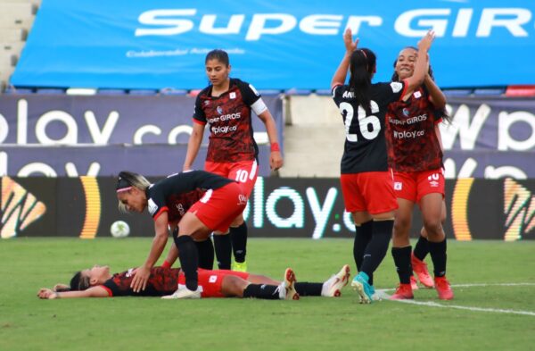 AMERICA GANA FECHA 4 FRENTE A JUNIOR