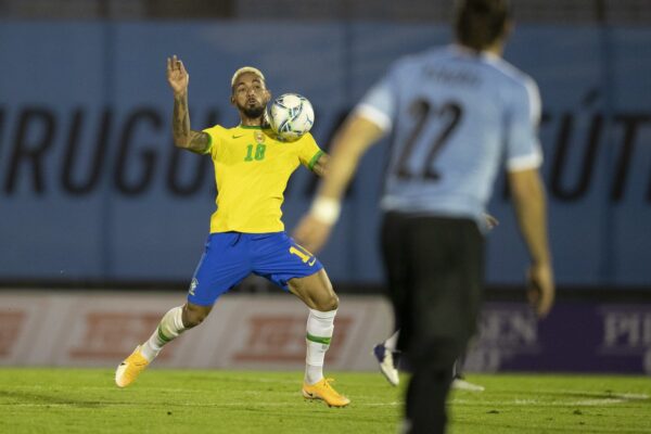 BRASIL GANA A URUGUAY JORNADA 4