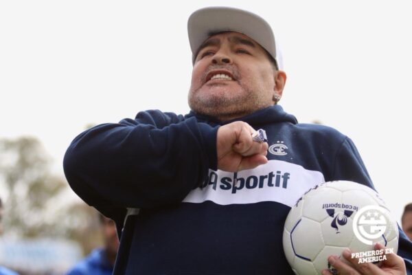 DIEGO MARADONA GIMNASIA DE LA PLATA