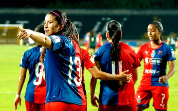 DIM FEMENINO CELEBRA LIGA