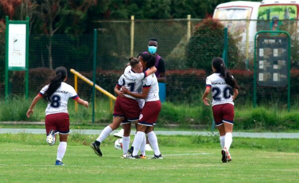 FORTALEZA FEMENINO CELEBRA EN CHIA