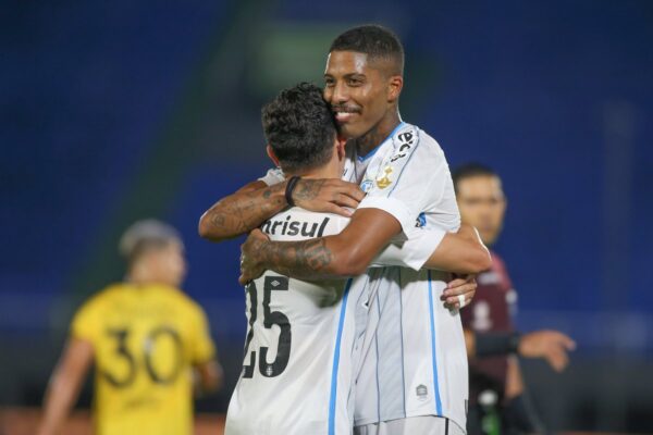 GOL GREMIO FRENTE A GUARANÍ OCTAVOS DE FINAL IDA