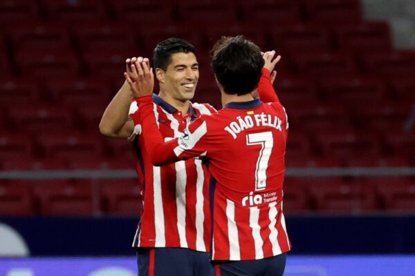 JOAO FELIX Y LUIZ SUAREZ CELEBRANDO GOL CONTRA CADIZ