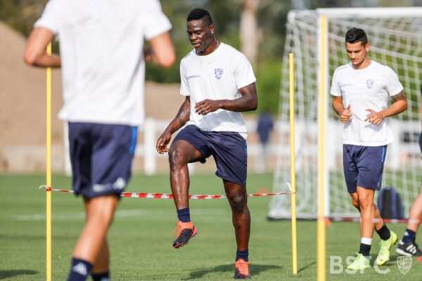 MARIO BALOTELLI ENTRENA BRESCIA