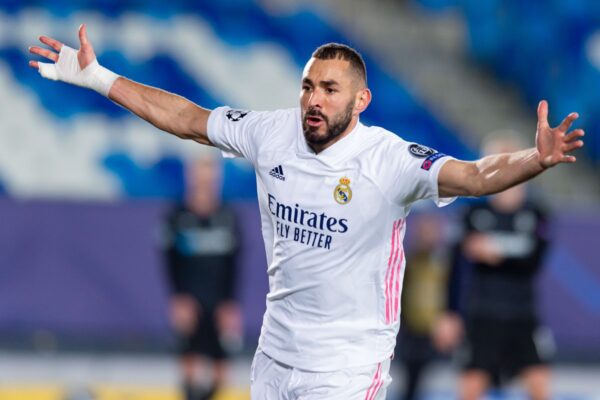 BENZEMA ANOTA DOS GOLES FRENTE A GLADBACH