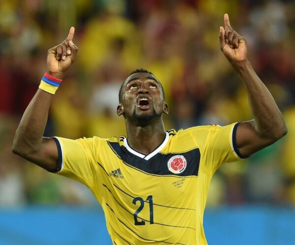 JACKSON MARTINEZ CELEBRA GOL COLOMBIA