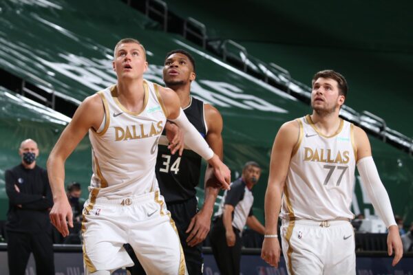 GIANNIS Y DONCIC MILWAUKEE GANA A LOS MAVS