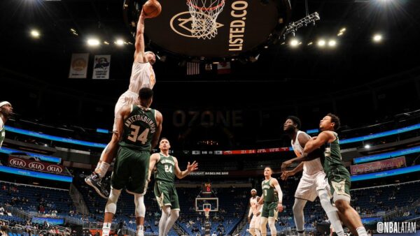 MILWAUKEE GANA A ORLANDO MAGIC