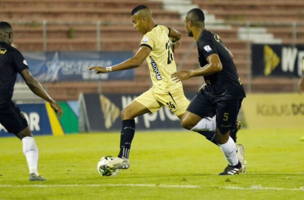 ONCE CALDAS EMPATA CON ÁGUILAS DORADAS