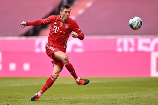 ROBERT LEWANDOSKI SE LESIONA CON POLONIA