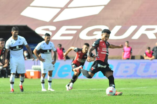 WILSON MORELO ANOTA CON COLÓN