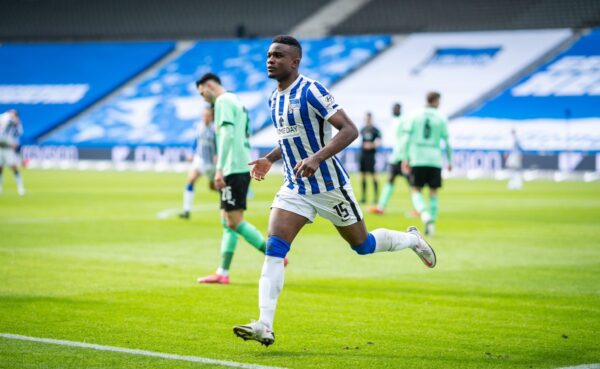 JHON CÓRDOBA ANOTA FRENTE AL GLADBACH