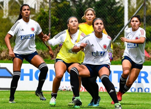 SELECCIÓN COLOMBIA FEMENINA VIAJA A ECUADOR