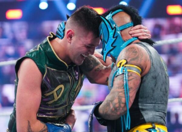 MYSTERIO Y DOMINIK