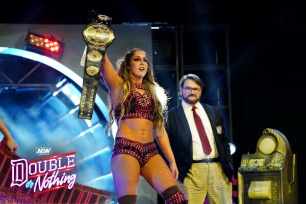 BRITT BAKER CAMPEONA AEW