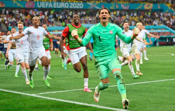 YANN SOMMER SUIZA CELEBRA EURO 2020