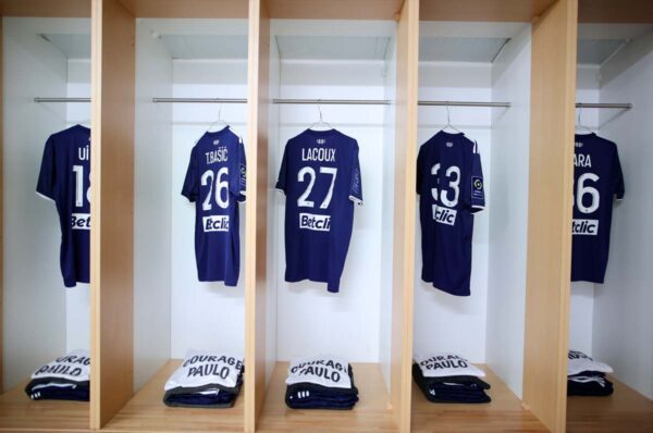 VESTUARIO GIRONDINS DE BURDEOS