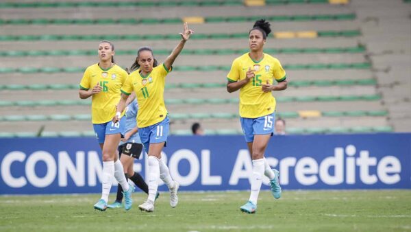 ADRIANA CELEBRA BRASIL COPA AMERICA FEMENINA