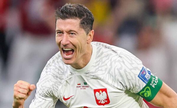 LEWANDOWSKI GOL POLONIA