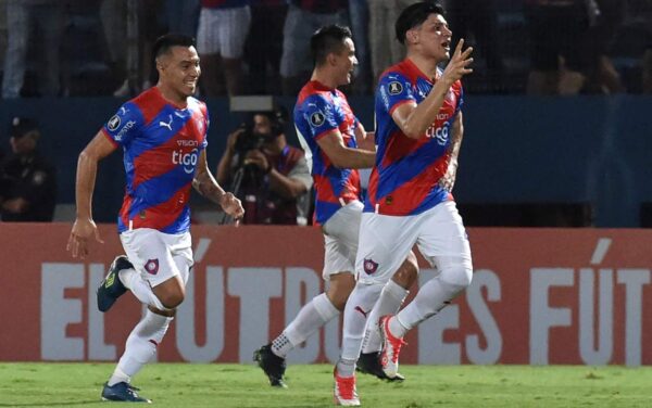 CERRO PORTEÑO VS FORTALEZA