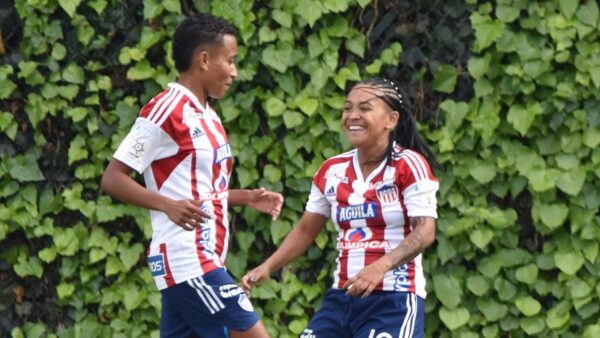 JUNIOR CELEBRA LIGA FEMENINA