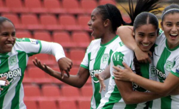 NACIONAL CELEBRA LIGA FEMENINA.JPG