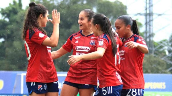 DIM CELEBRA LIGA FEMENINA