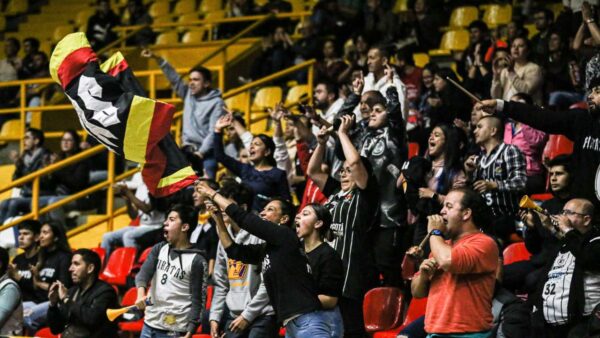 HINCHAS PIRATAS DE BOGOTA