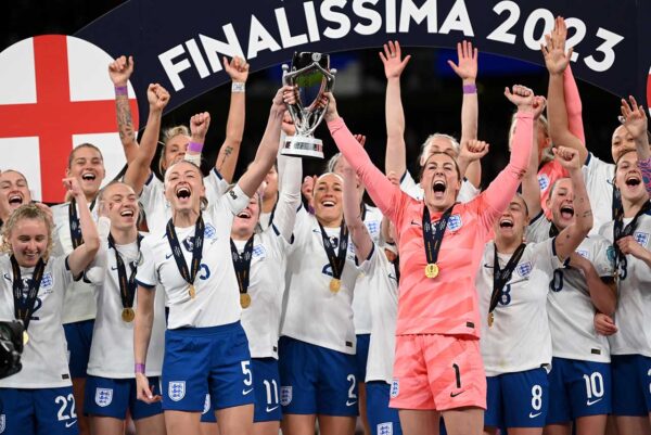 INGLATERRA CAMPEON FINALISSIMA FEMENINA