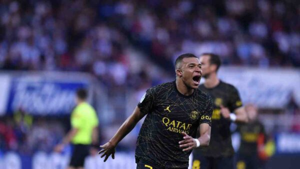 CELEBRACION DE KYLIAM MBAPPE