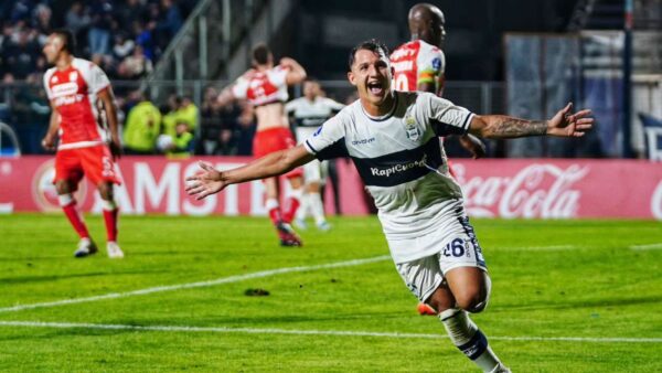 GIMNASIA Y ESGRIMA CELEBRANDO SUDAMERICANA