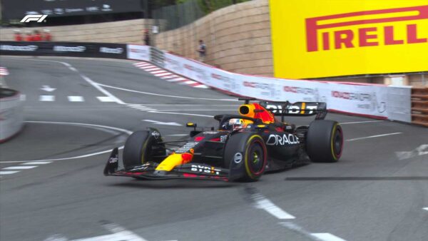 MAX VERSTAPPEN AUTO EN MONACO