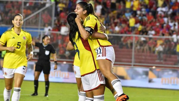 CATALINA USME CELEBRA COLOMBIA PANAMA