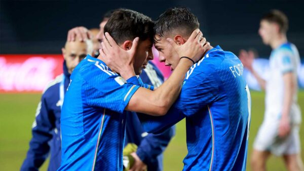 ITALIA CELEBRA INGLATERRA MUNDIAL SUB 20