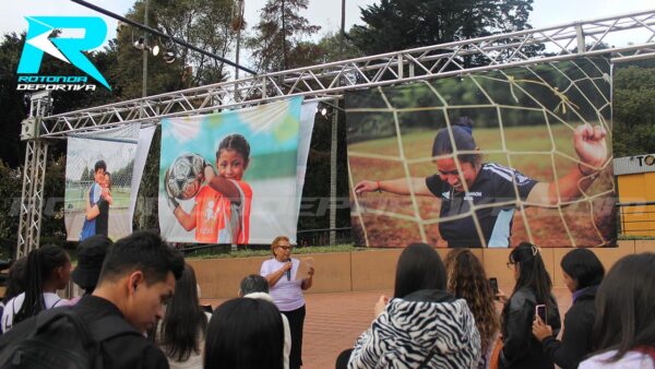 EN LAS CANCHAS MIL MUJERES MIL HISTORIAS