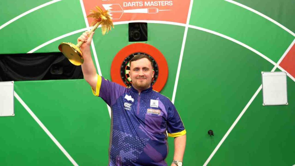 Luke Littler es el nuevo campeón del Bahrein Darts Masters 2024