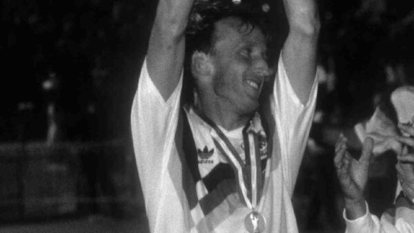 ANDREAS BREHMEN CAMPEÓN CON ALEMANIA EN 1990