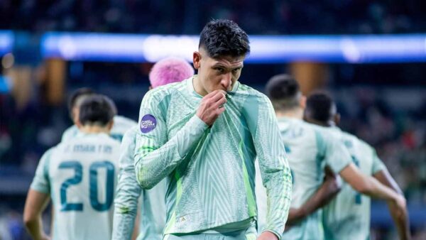 EDSON ALVAREZ CELEBRA MEXICO CNL