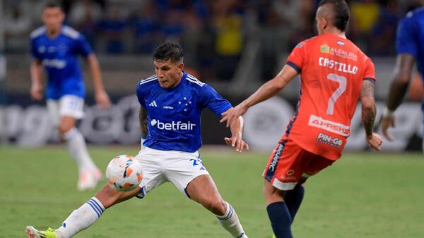 ALIANZA FC CRUZEIRO DISPUTA BALÓN