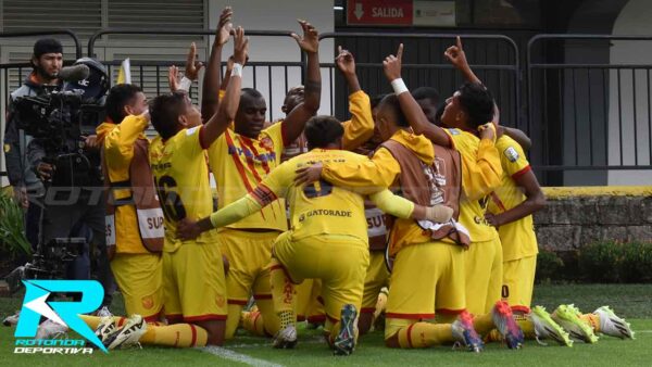 BOGOTA FC CELEBRA TORNEO DIMAYOR 2024 ROTONDA DEPORTIVA