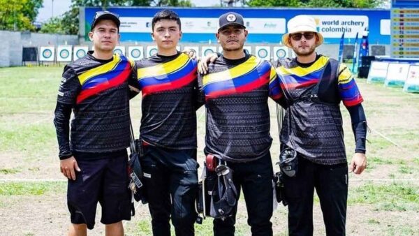 EQUIPO COLOMBIA TIRO CON ARCO 2024