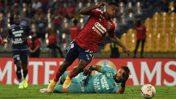 INDEPENDIENTE MEDELLÍN DISPUTA BALÓN