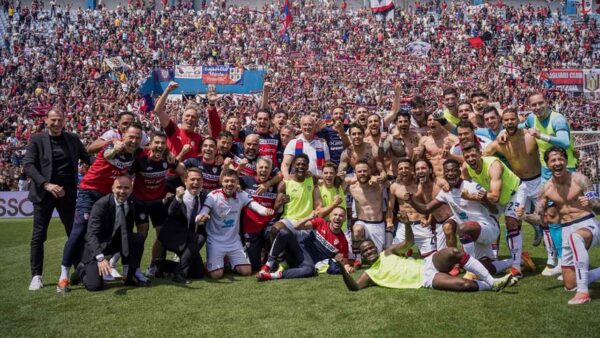 CAGLIARI CELEBRA PERMANENCIA SERIE A 2024