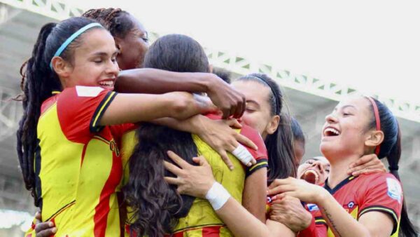 FESTEJO DEL DEPORTIVO PEREIRA EN LA LIGA FEMENINA DIMAYOR