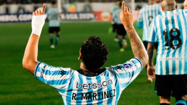 ROGER MARTÍNEZ CELEBRACIÓN COPA SUDAMERICANA