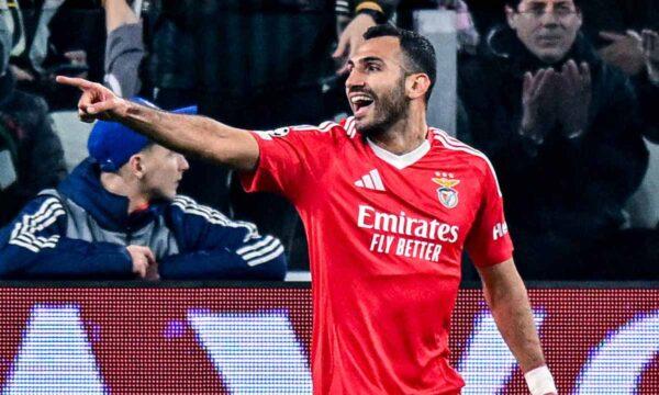 PAVLIDIS BENFICA CELEBRA CHAMPIONS